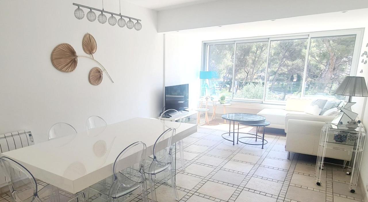 Superbe Appartement Dans Cadre D'Exception - Piscine, Plage Et Tennis Prive باندول المظهر الخارجي الصورة