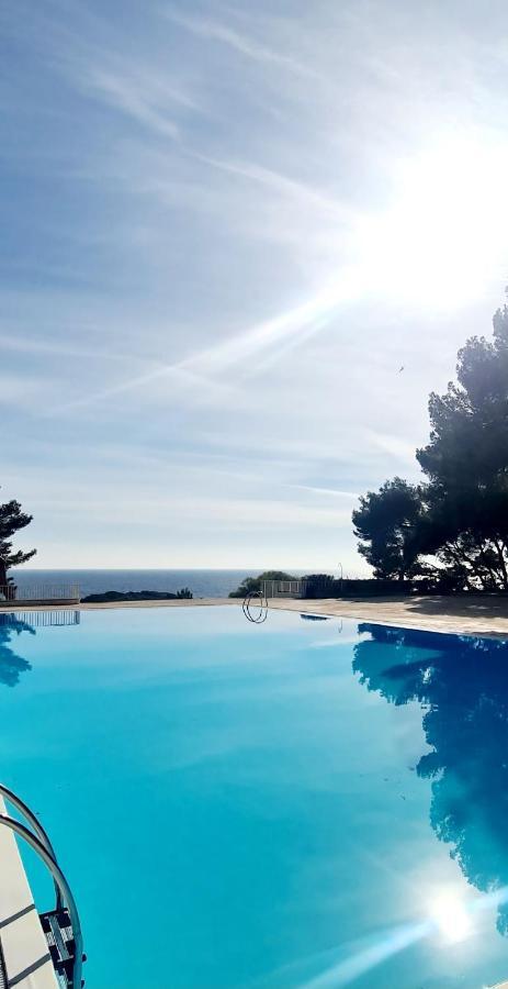 Superbe Appartement Dans Cadre D'Exception - Piscine, Plage Et Tennis Prive باندول المظهر الخارجي الصورة